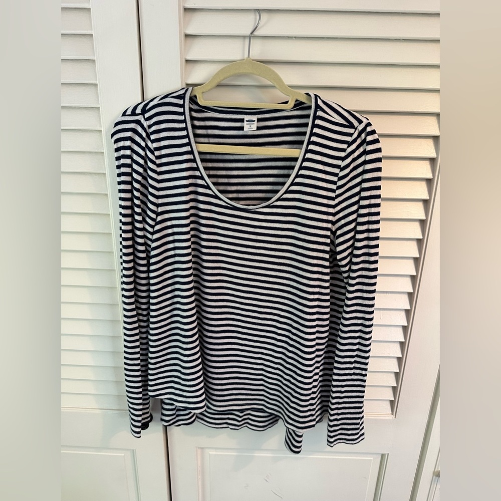 Old Navy Maternity top